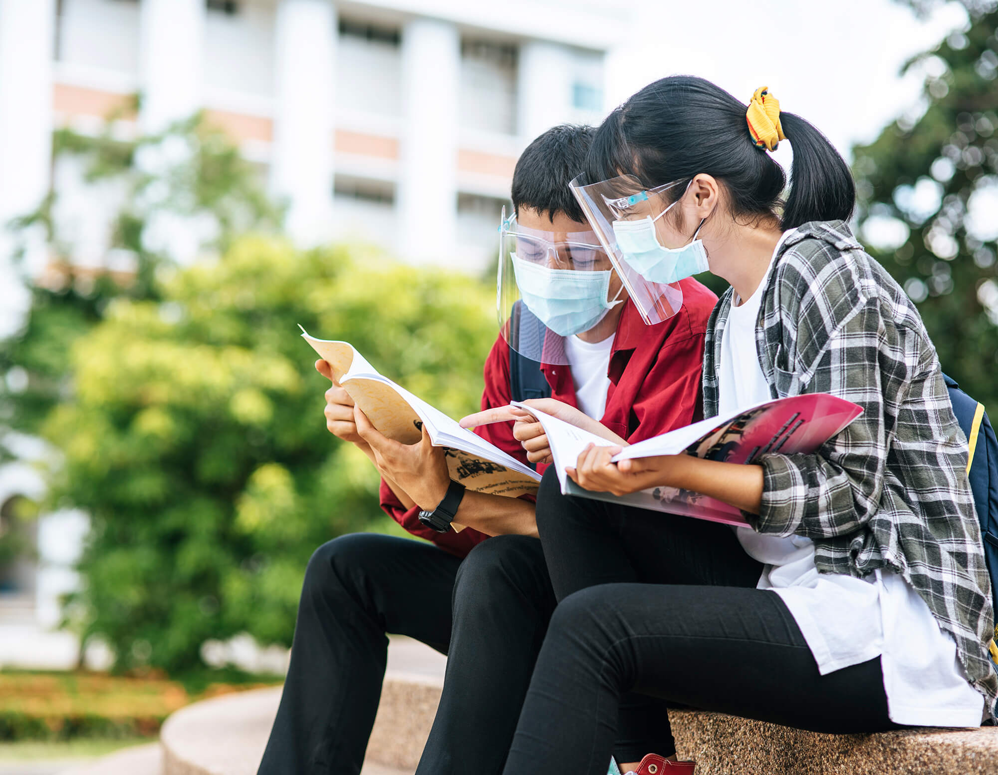 Edukasi Publik & Literasi